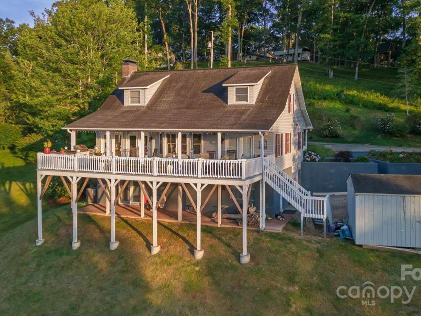 150 Lauren Lane, Franklin, NC 28734.  MLS# CAR4279200, YatesRealty ID 24703. 