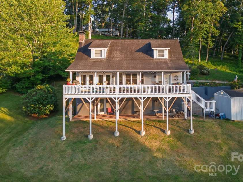150 Lauren Lane, Franklin, NC 28734.  MLS# CAR4279200, YatesRealty ID 24703. 