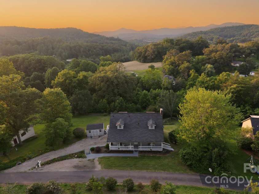 150 Lauren Lane, Franklin, NC 28734.  MLS# CAR4279200, YatesRealty ID 24703. 