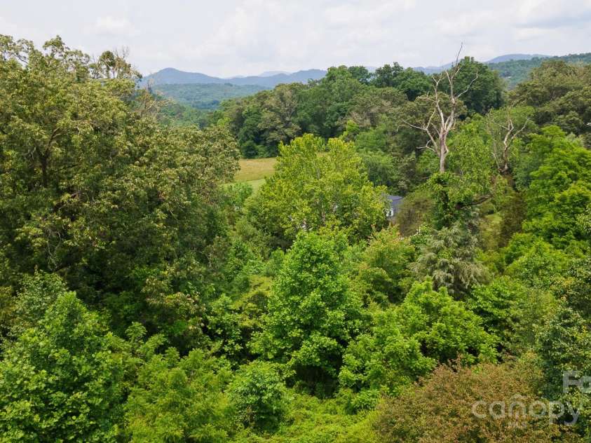 150 Lauren Lane, Franklin, NC 28734.  MLS# CAR4279200, YatesRealty ID 24703. 