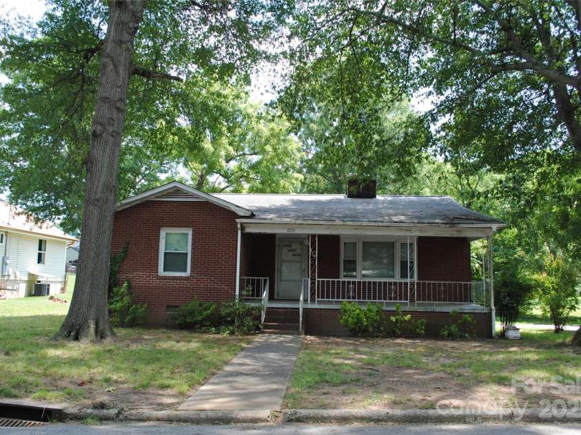 1125 Fries Street, Salisbury, NC 28144.  MLS# CAR4279134, YatesRealty ID 24704. 