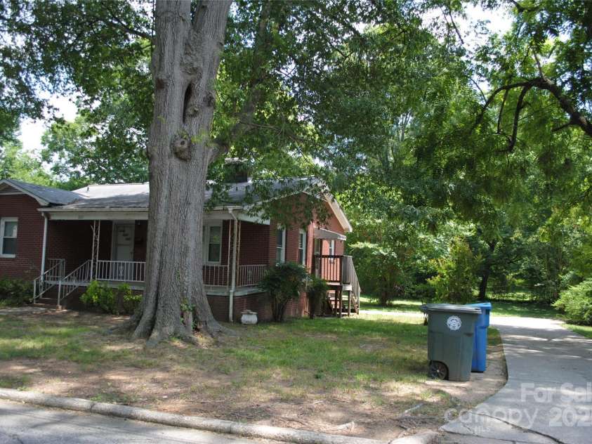 1125 Fries Street, Salisbury, NC 28144.  MLS# CAR4279134, YatesRealty ID 24704. 