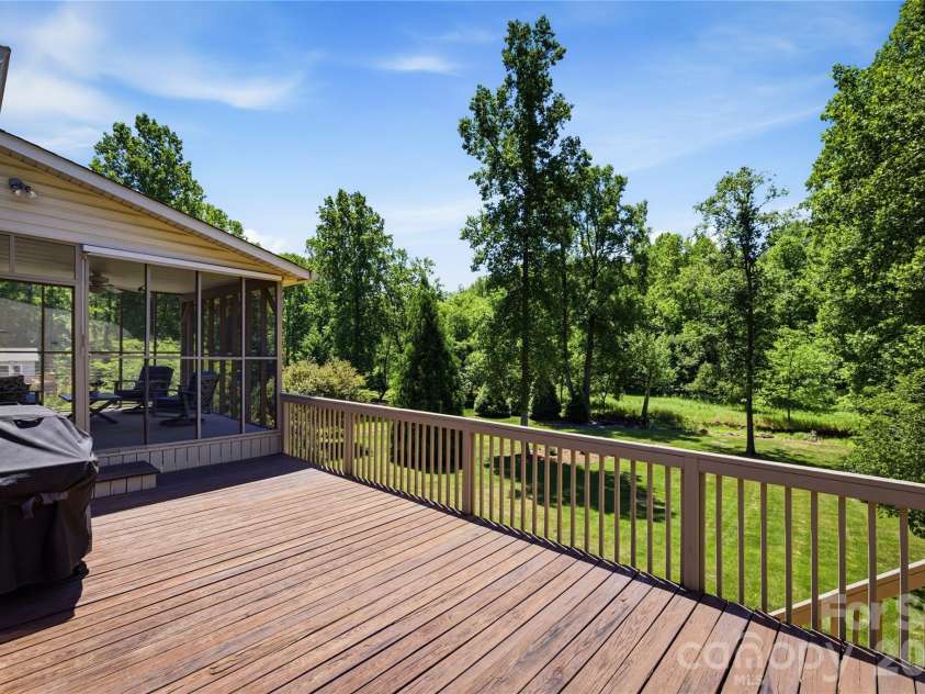 204 Constitution Drive, Morganton, NC 28655.  MLS# CAR4384509, YatesRealty ID 24704. 