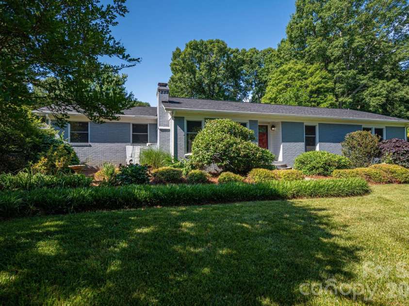 305 Heather Lane, Mount Holly, NC 28120.  MLS# CAR4383942, YatesRealty ID 24705. 