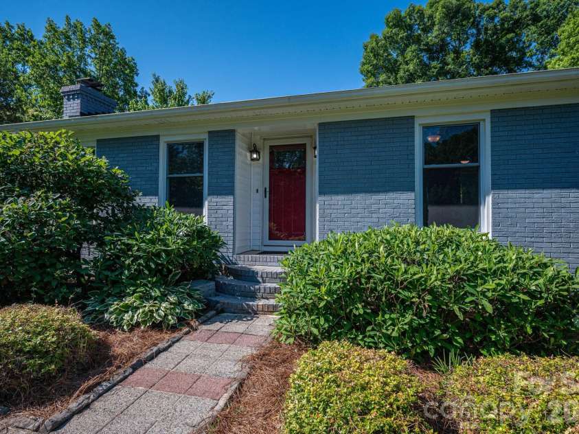 305 Heather Lane, Mount Holly, NC 28120.  MLS# CAR4383942, YatesRealty ID 24705. 