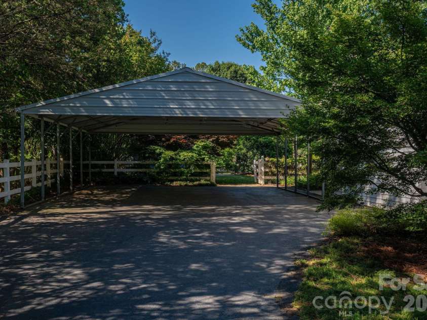 305 Heather Lane, Mount Holly, NC 28120.  MLS# CAR4383942, YatesRealty ID 24705. 