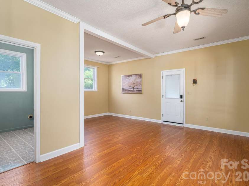 305 Heather Lane, Mount Holly, NC 28120.  MLS# CAR4383942, YatesRealty ID 24705. 