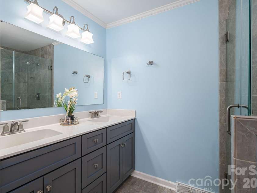 305 Heather Lane, Mount Holly, NC 28120.  MLS# CAR4383942, YatesRealty ID 24705. 