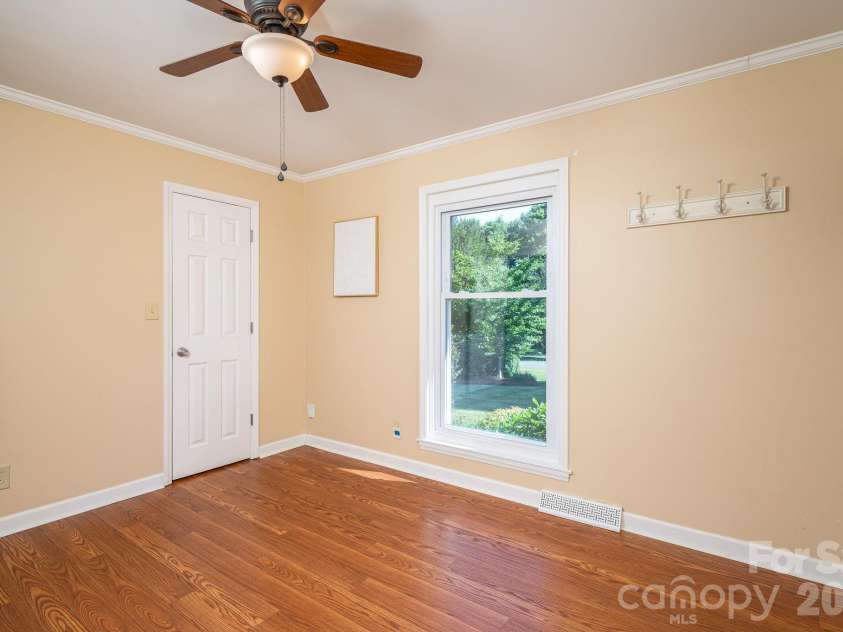 305 Heather Lane, Mount Holly, NC 28120.  MLS# CAR4383942, YatesRealty ID 24705. 