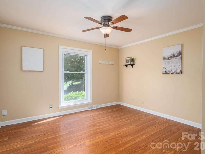 305 Heather Lane, Mount Holly, NC 28120.  MLS# CAR4383942, YatesRealty ID 24705. 