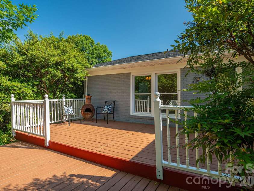 305 Heather Lane, Mount Holly, NC 28120.  MLS# CAR4383942, YatesRealty ID 24705. 