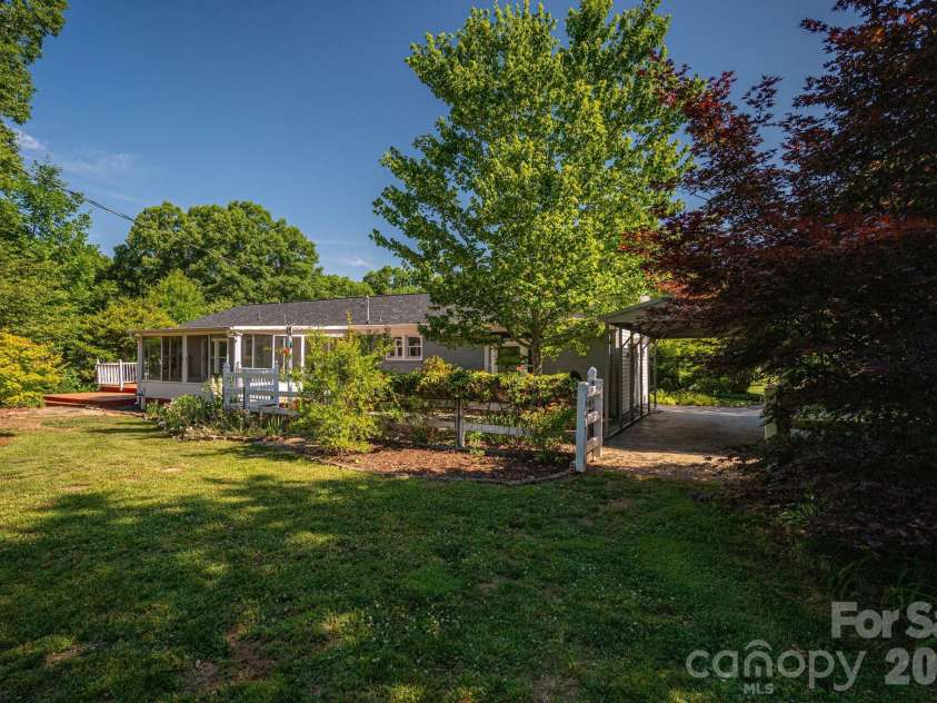 305 Heather Lane, Mount Holly, NC 28120.  MLS# CAR4383942, YatesRealty ID 24705. 