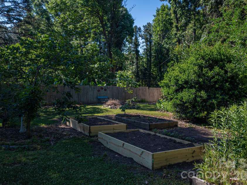 305 Heather Lane, Mount Holly, NC 28120.  MLS# CAR4383942, YatesRealty ID 24705. 