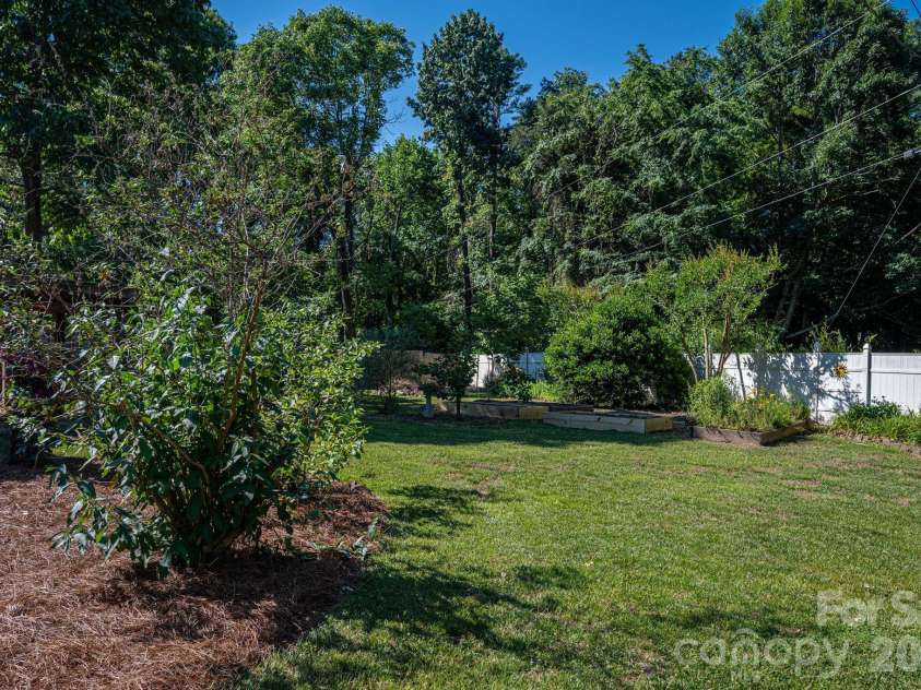 305 Heather Lane, Mount Holly, NC 28120.  MLS# CAR4383942, YatesRealty ID 24705. 