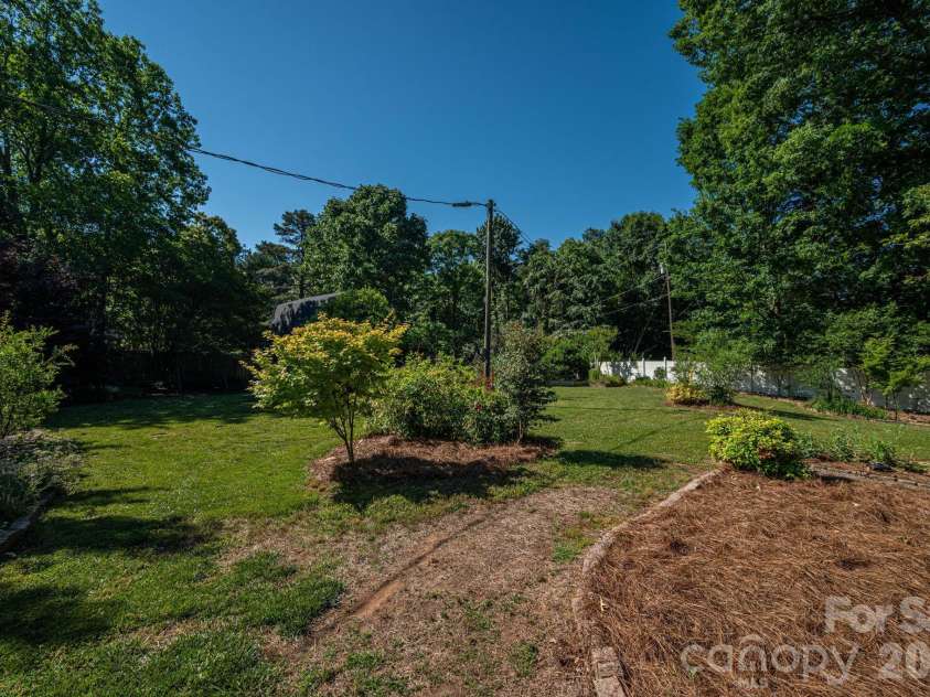 305 Heather Lane, Mount Holly, NC 28120.  MLS# CAR4383942, YatesRealty ID 24705. 