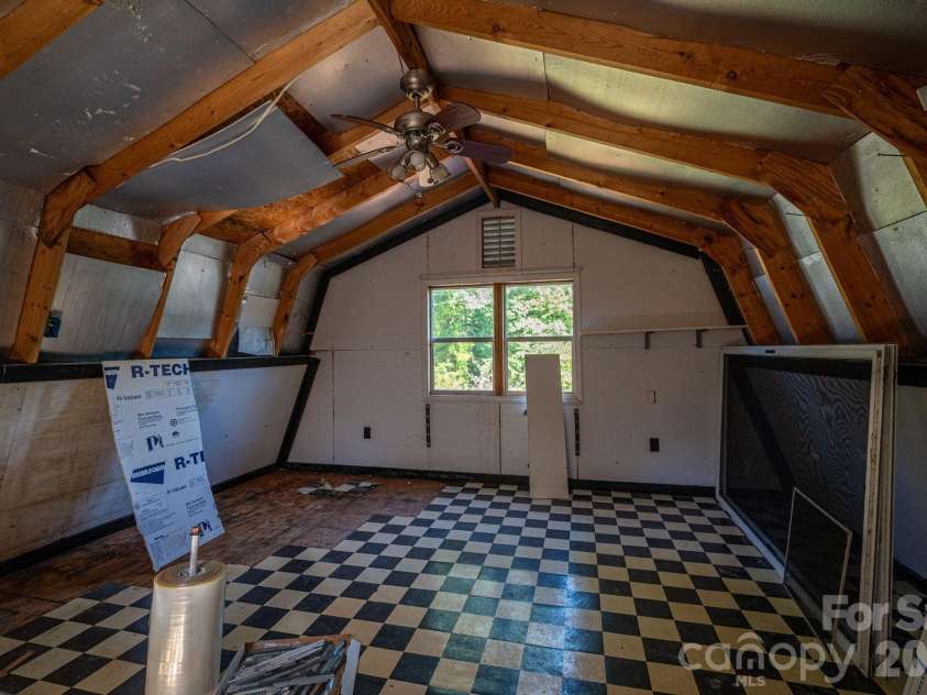305 Heather Lane, Mount Holly, NC 28120.  MLS# CAR4383942, YatesRealty ID 24705. 