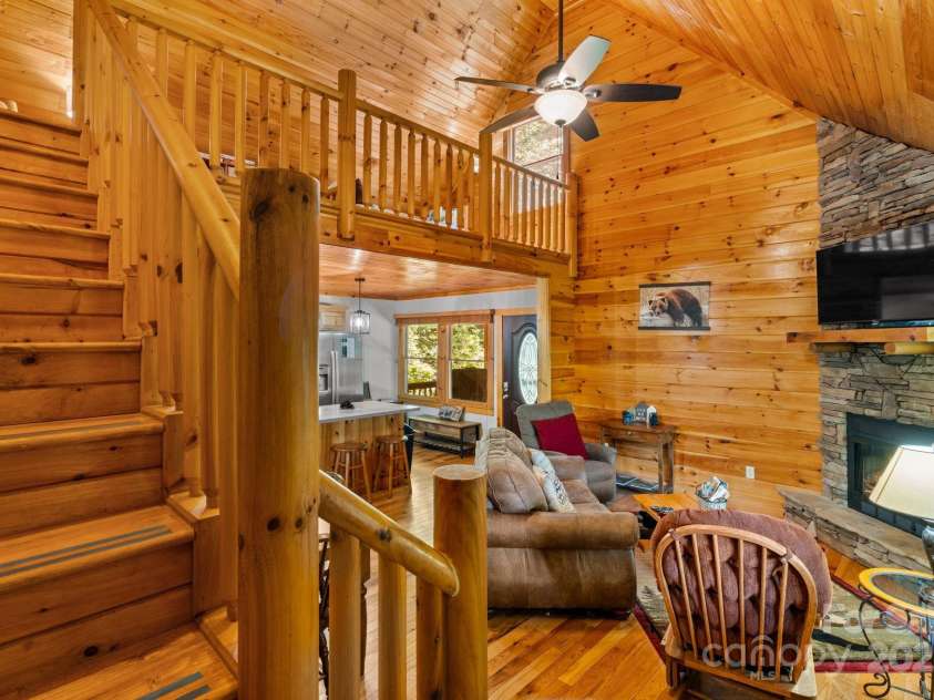 55 Kirkland Mountain Lane, Bryson City, NC 28713.  MLS# CAR4278740, YatesRealty ID 24705. 