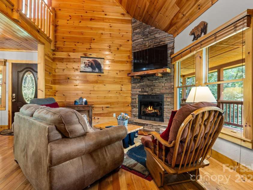 55 Kirkland Mountain Lane, Bryson City, NC 28713.  MLS# CAR4278740, YatesRealty ID 24705. 