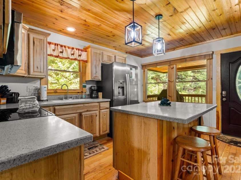 55 Kirkland Mountain Lane, Bryson City, NC 28713.  MLS# CAR4278740, YatesRealty ID 24705. 