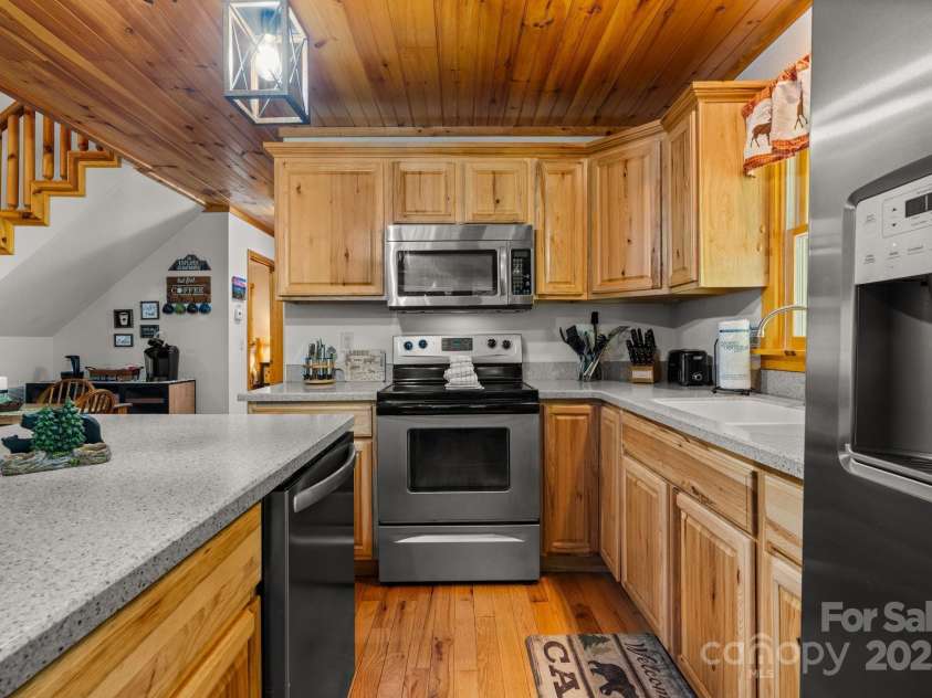 55 Kirkland Mountain Lane, Bryson City, NC 28713.  MLS# CAR4278740, YatesRealty ID 24705. 