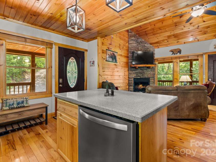 55 Kirkland Mountain Lane, Bryson City, NC 28713.  MLS# CAR4278740, YatesRealty ID 24705. 
