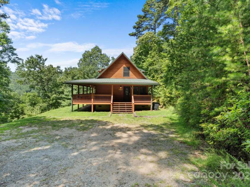 55 Kirkland Mountain Lane, Bryson City, NC 28713.  MLS# CAR4278740, YatesRealty ID 24705. 