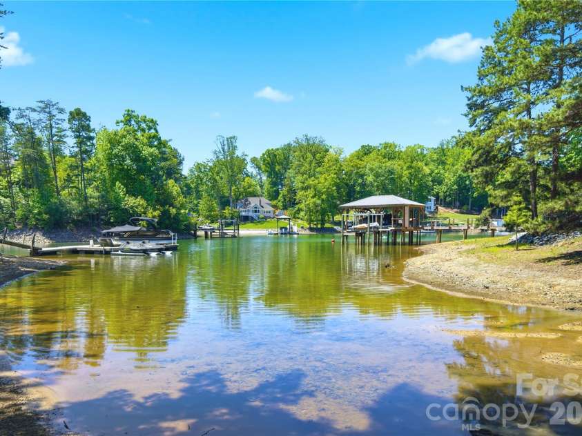 7592 Cottonwood Drive, Denver, NC 28037.  MLS# CAR4382286, YatesRealty ID 24706. 