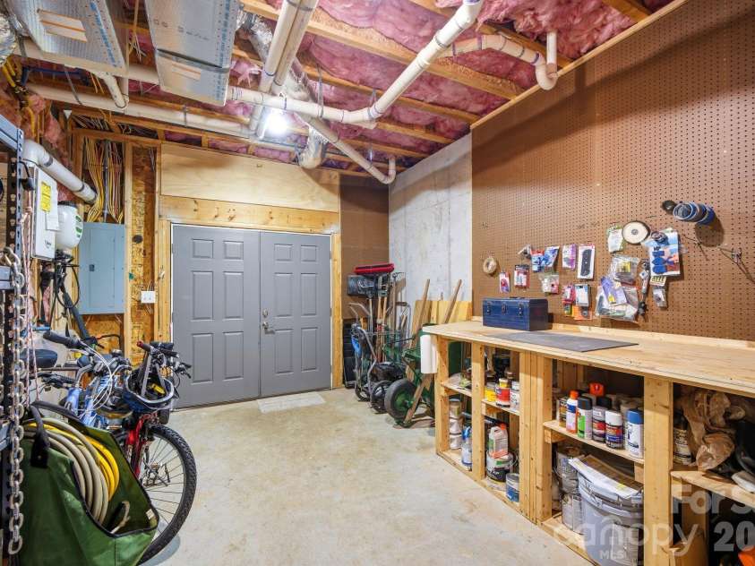 7592 Cottonwood Drive, Denver, NC 28037.  MLS# CAR4382286, YatesRealty ID 24706. 