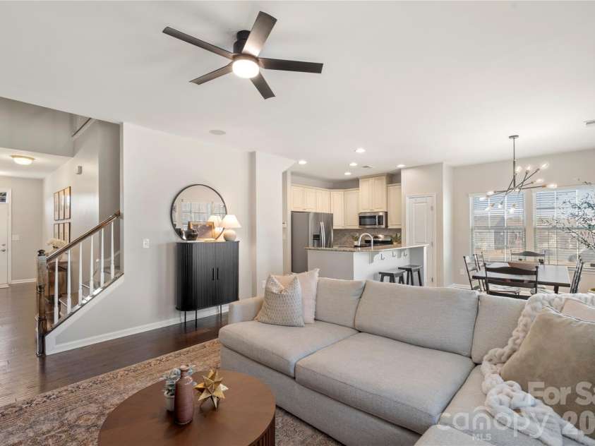 1845 Fleetwood Drive, Charlotte, NC 28208.  MLS# CAR4338541, YatesRealty ID 24707. 