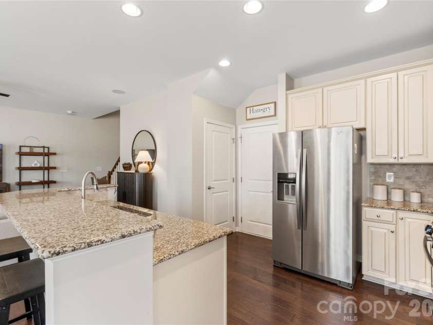 1845 Fleetwood Drive, Charlotte, NC 28208.  MLS# CAR4338541, YatesRealty ID 24707. 