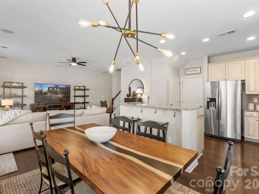1845 Fleetwood Drive, Charlotte, NC 28208.  MLS# CAR4338541, YatesRealty ID 24707. 