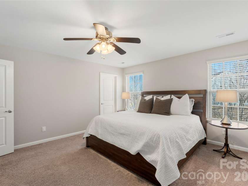 1845 Fleetwood Drive, Charlotte, NC 28208.  MLS# CAR4338541, YatesRealty ID 24707. 