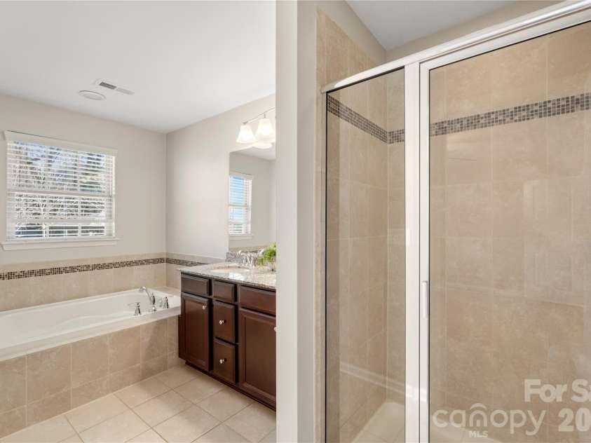 1845 Fleetwood Drive, Charlotte, NC 28208.  MLS# CAR4338541, YatesRealty ID 24707. 