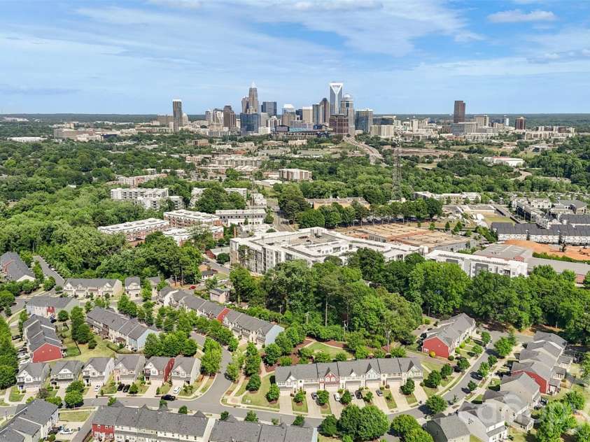 1845 Fleetwood Drive, Charlotte, NC 28208.  MLS# CAR4338541, YatesRealty ID 24707. 