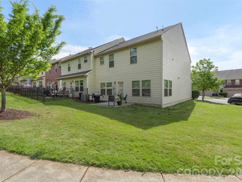1845 Fleetwood Drive, Charlotte, NC 28208.  MLS# CAR4338541, YatesRealty ID 24707. 