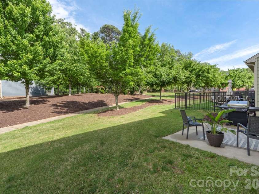 1845 Fleetwood Drive, Charlotte, NC 28208.  MLS# CAR4338541, YatesRealty ID 24707. 