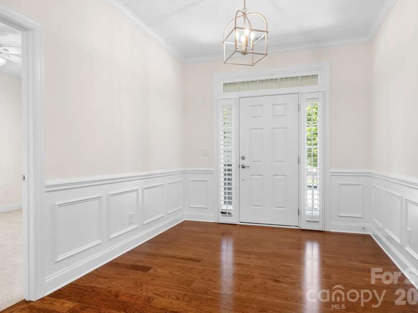 11642 Mount Argus Drive, Cornelius, NC 28031.  MLS# CAR4350521, YatesRealty ID 24708. Foyer