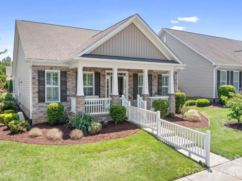 11642 Mount Argus Drive, Cornelius, NC 28031.  MLS# CAR4350521, YatesRealty ID 24708. Front of house