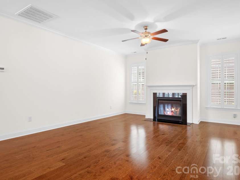 11642 Mount Argus Drive, Cornelius, NC 28031.  MLS# CAR4350521, YatesRealty ID 24708. Great room