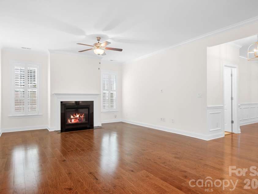 11642 Mount Argus Drive, Cornelius, NC 28031.  MLS# CAR4350521, YatesRealty ID 24708. Great room