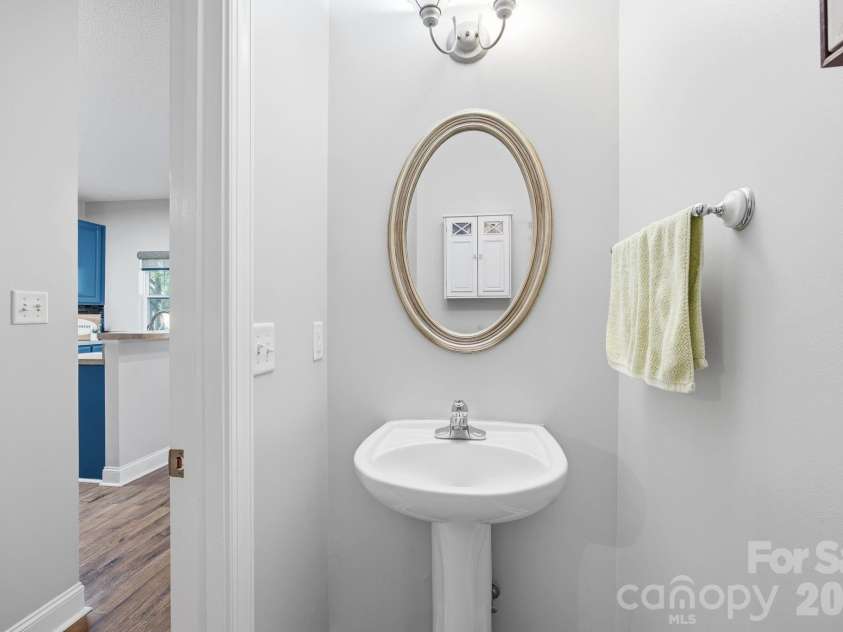 118 Par Place, Mooresville, NC 28115.  MLS# CAR4379014, YatesRealty ID 24709. Half bath