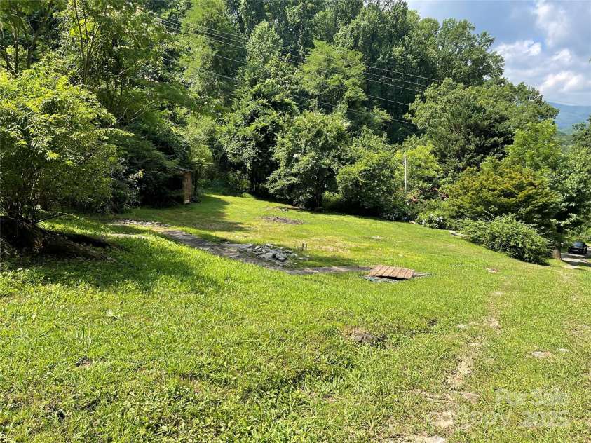 338 New Road, Robbinsville, NC 28771.  MLS# CAR4279701, YatesRealty ID 24709. 