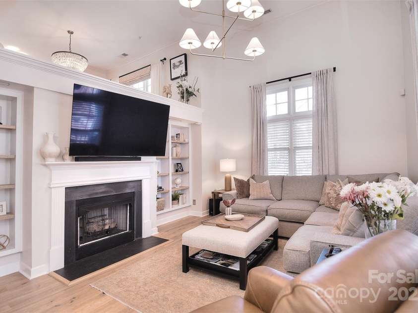 4860 S Hill View Drive, Charlotte, NC 28210.  MLS# CAR4228385, YatesRealty ID 2471. 