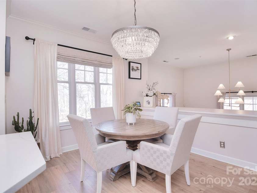 4860 S Hill View Drive, Charlotte, NC 28210.  MLS# CAR4228385, YatesRealty ID 2471. 