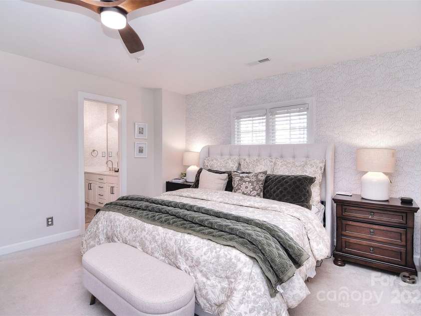 4860 S Hill View Drive, Charlotte, NC 28210.  MLS# CAR4228385, YatesRealty ID 2471. 