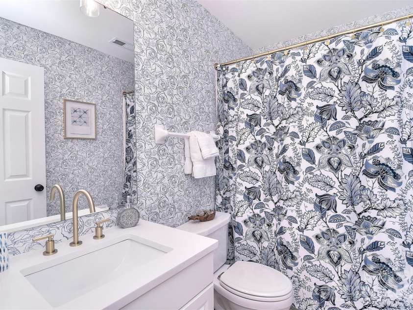 4860 S Hill View Drive, Charlotte, NC 28210.  MLS# CAR4228385, YatesRealty ID 2471. 