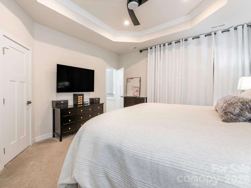 9420 Mallard Mills Drive, Charlotte, NC 28262.  MLS# CAR4377703, YatesRealty ID 24710. 