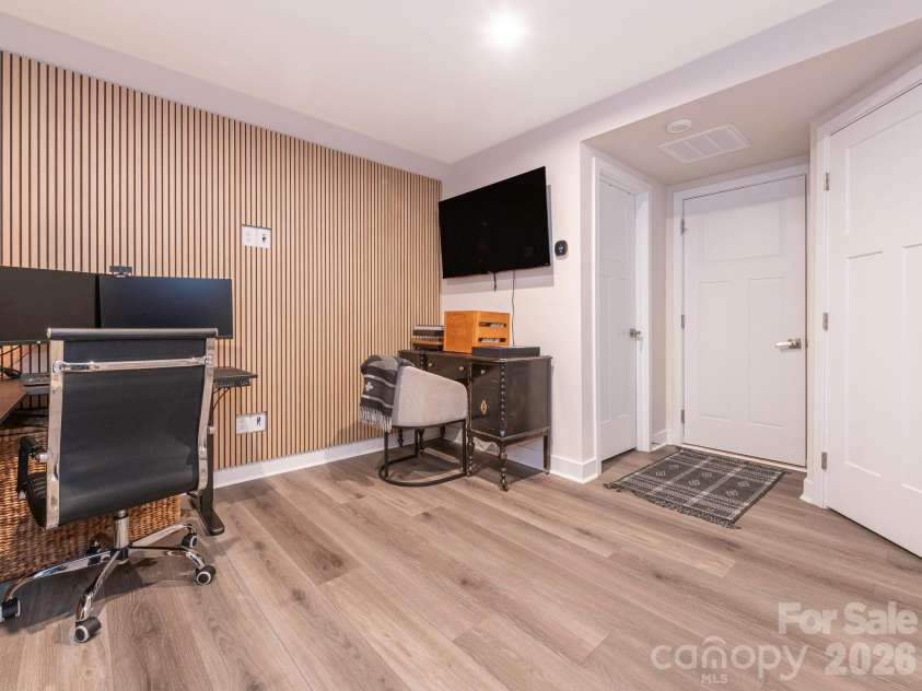 9420 Mallard Mills Drive, Charlotte, NC 28262.  MLS# CAR4377703, YatesRealty ID 24710. 