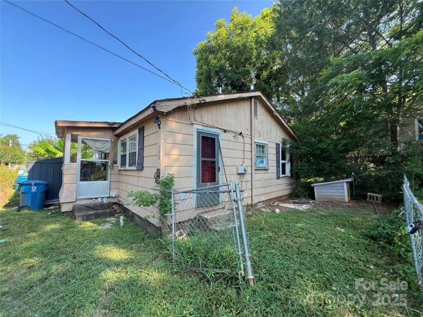 108 Spruce Street, Forest City, NC 28043.  MLS# CAR4279326, YatesRealty ID 24711. 