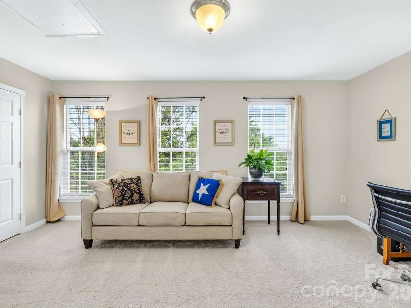 15711 King Louis Court, Charlotte, NC 28277.  MLS# CAR4381034, YatesRealty ID 24711. Spacious Secondary Bedroom